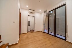 Holland Link (D10), Terrace #503035101